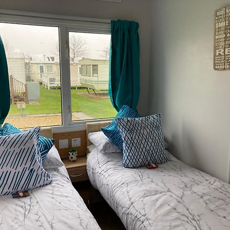 Pet Friendly Holiday Home On Golden Palm Skegness Eksteriør billede