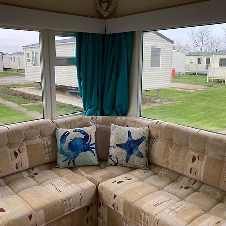 Pet Friendly Holiday Home On Golden Palm Skegness Eksteriør billede