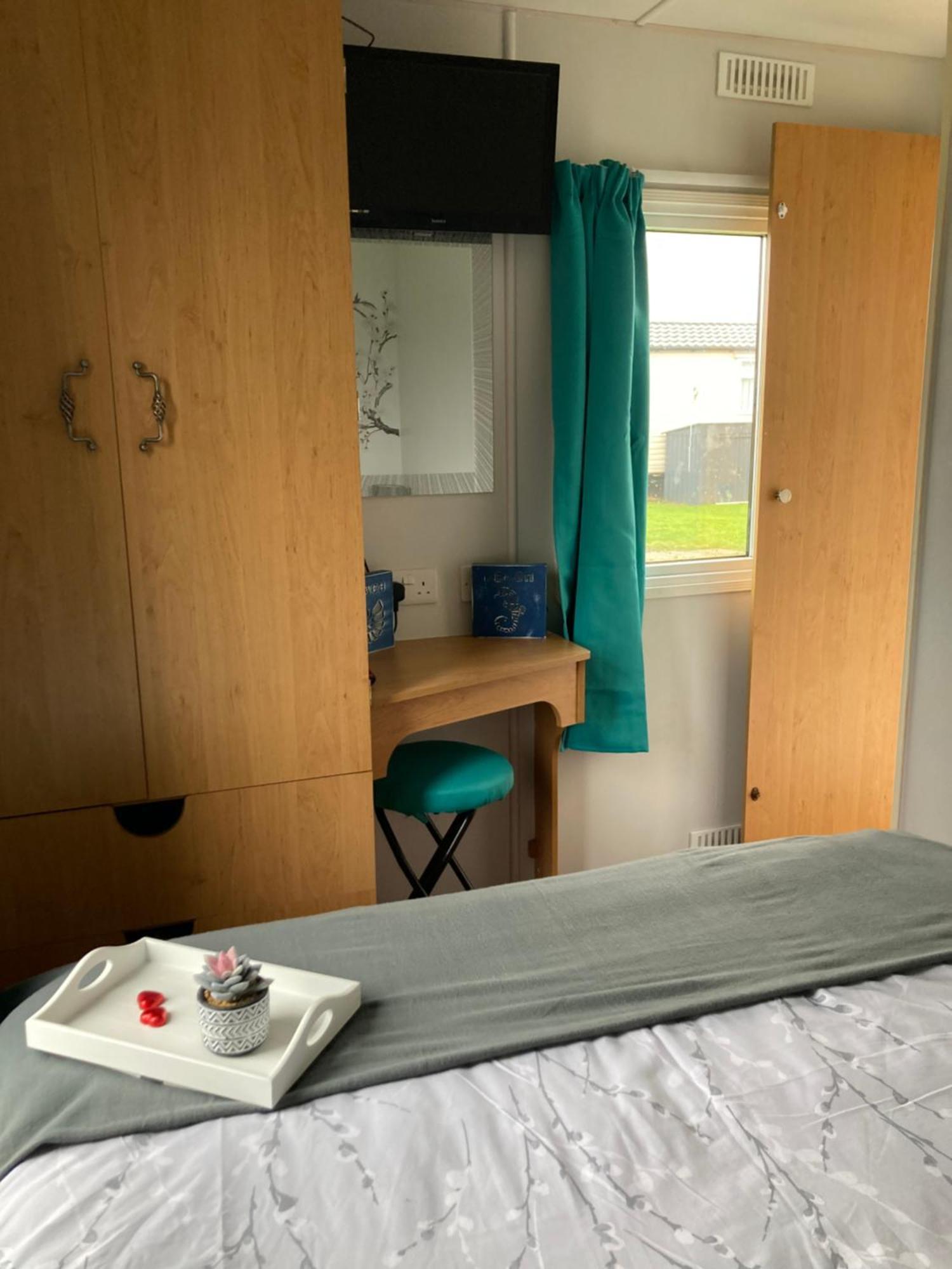 Pet Friendly Holiday Home On Golden Palm Skegness Eksteriør billede