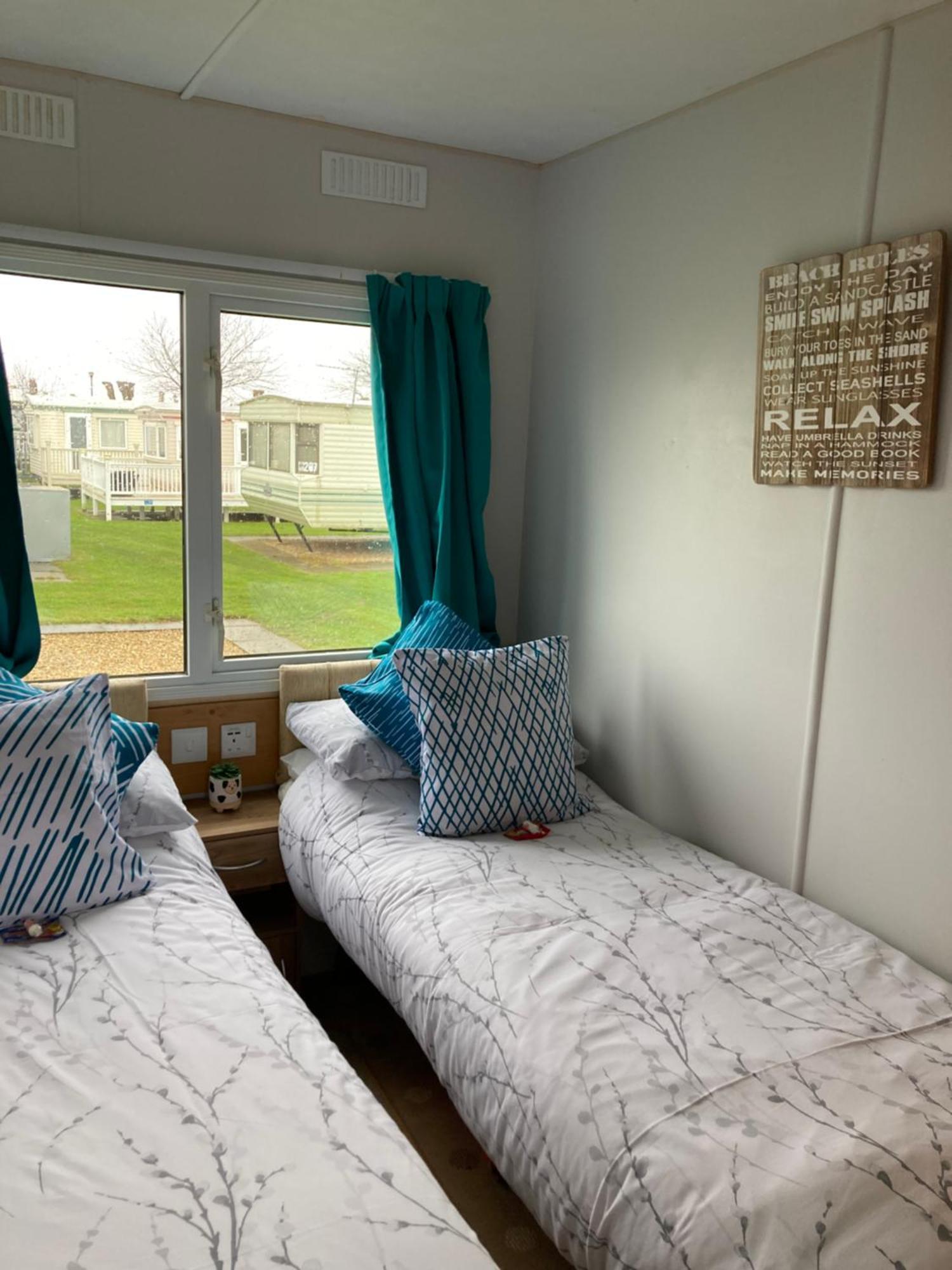 Pet Friendly Holiday Home On Golden Palm Skegness Eksteriør billede