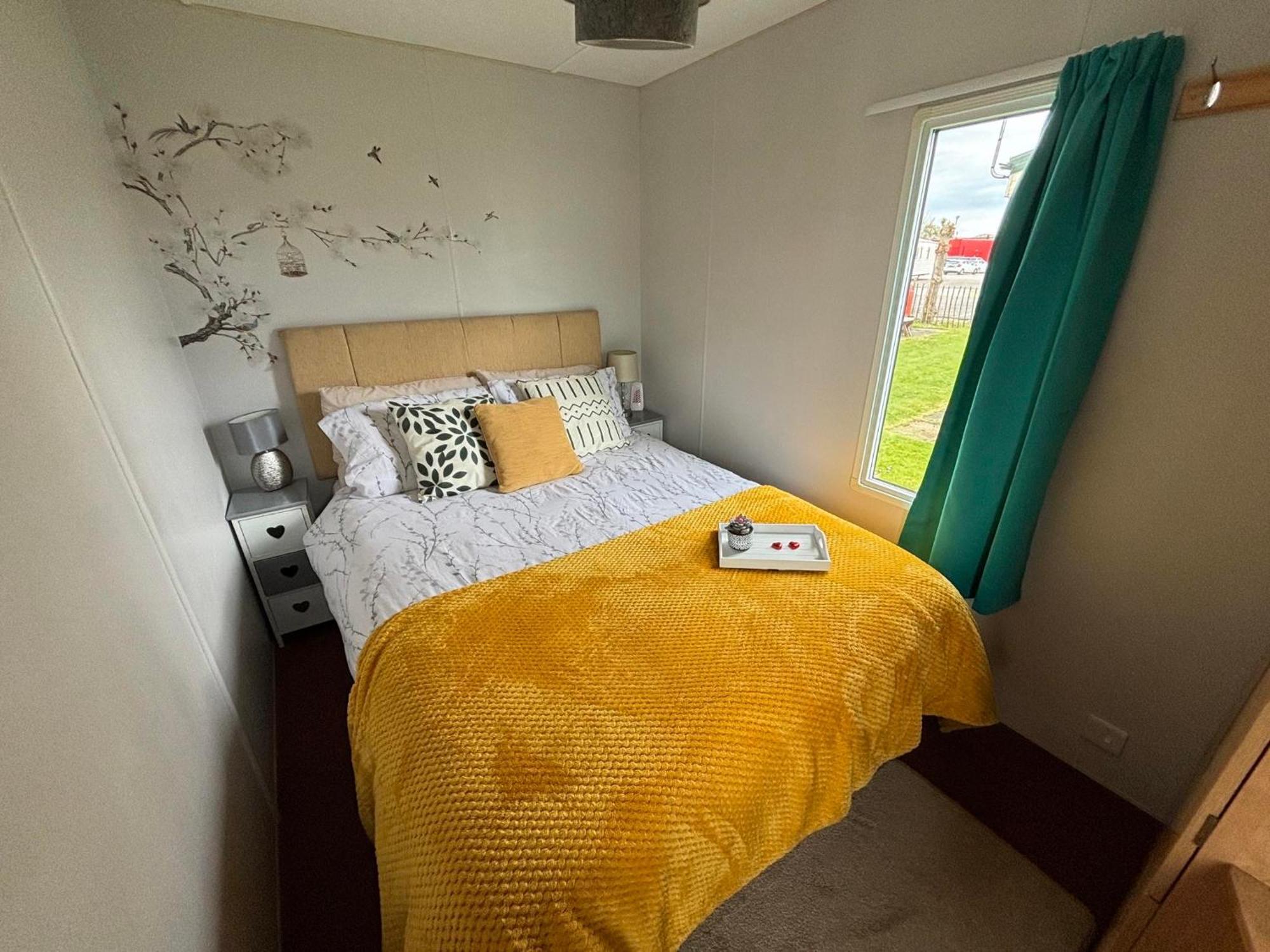 Pet Friendly Holiday Home On Golden Palm Skegness Eksteriør billede