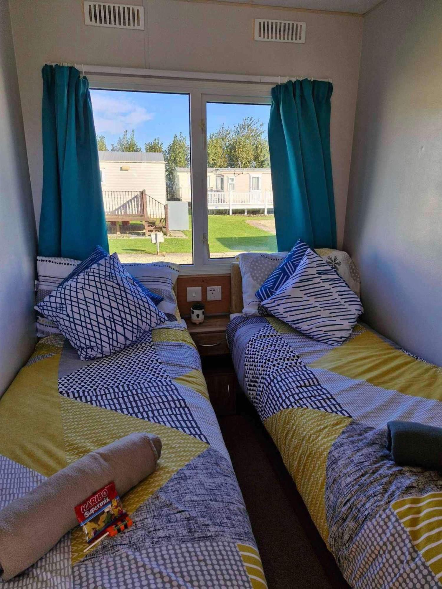 Pet Friendly Holiday Home On Golden Palm Skegness Eksteriør billede