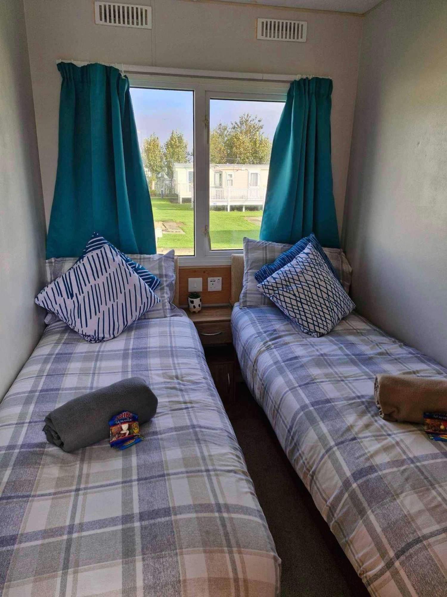 Pet Friendly Holiday Home On Golden Palm Skegness Eksteriør billede